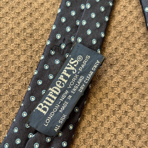 Vintage Burberry Silk Tie - Picture 6 of 7